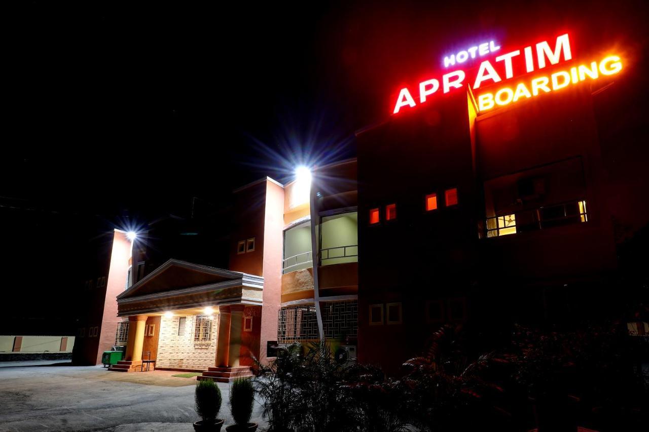 Hotel Apratim Lodging & Boarding Ulhāsnagar Buitenkant foto